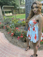 Laden Sie das Bild in den Galerie-Viewer, Kendall Romper
